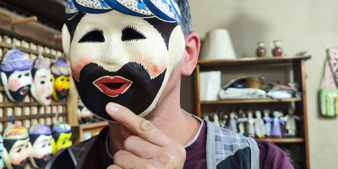 Бумажная фабрика Meros в Самарканде: уютный и тенистый оазис недалеко от знойного города