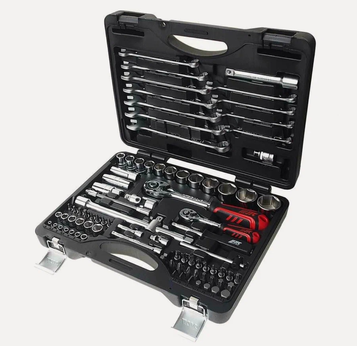 (Похож , но не он)