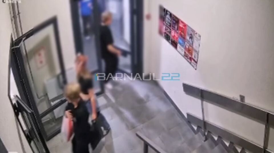    Группа подростков. Источник: vk.com/barneos22