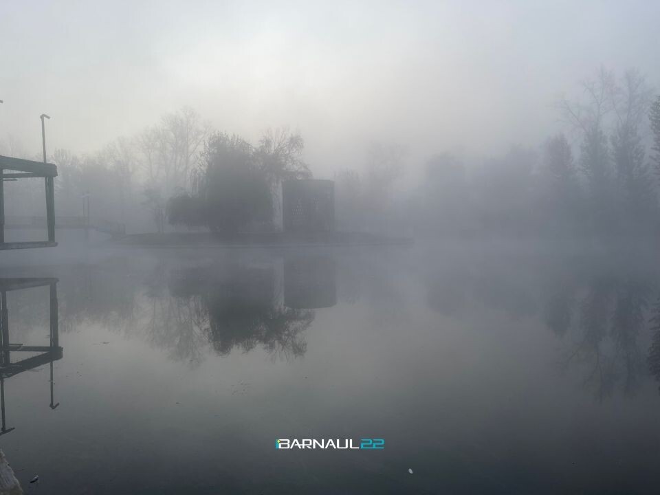    Туман утром 1 октября в Барнауле. Источник: vk.com/barneos22