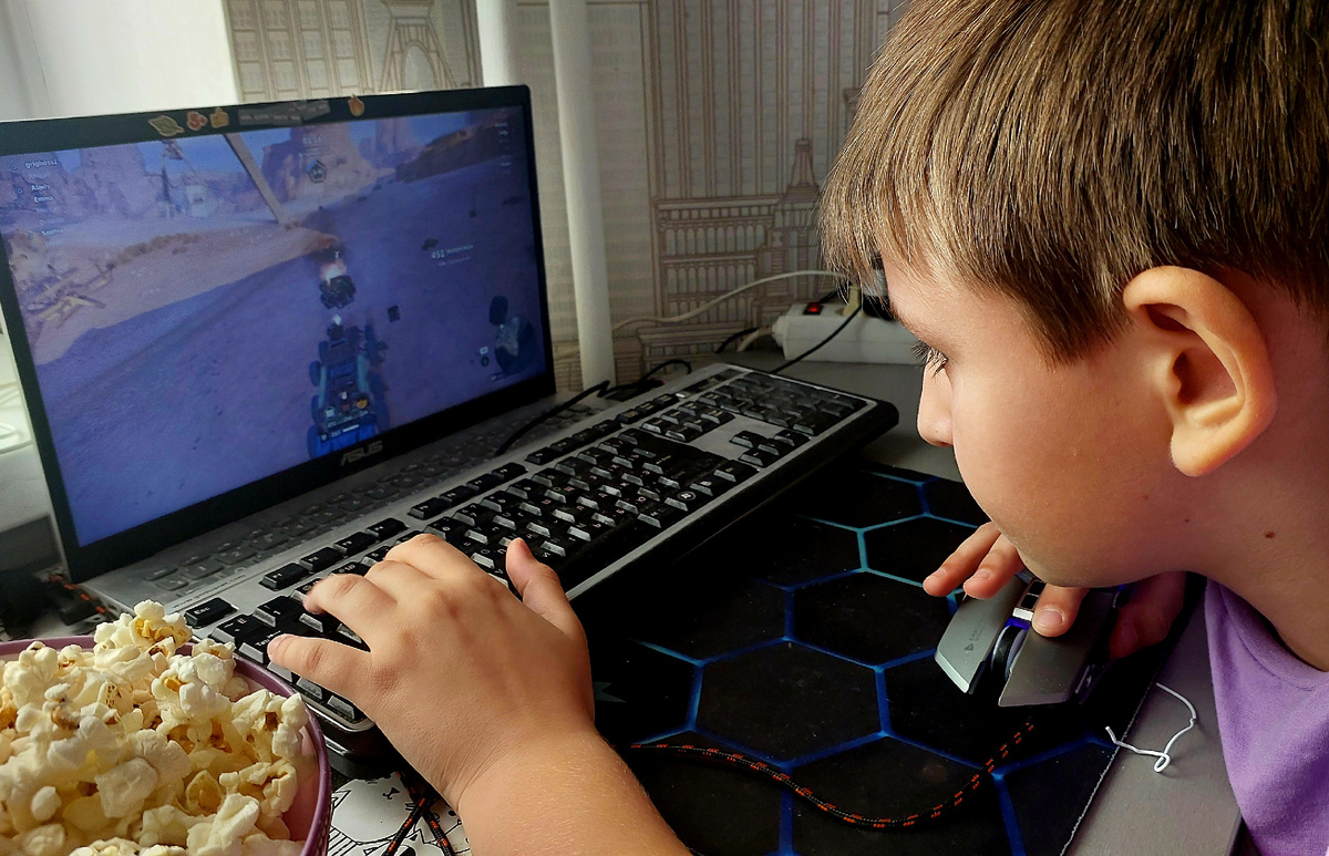 За рулем своего творения в Красаут. Сейчас кого-нибудь разнесу! 💥