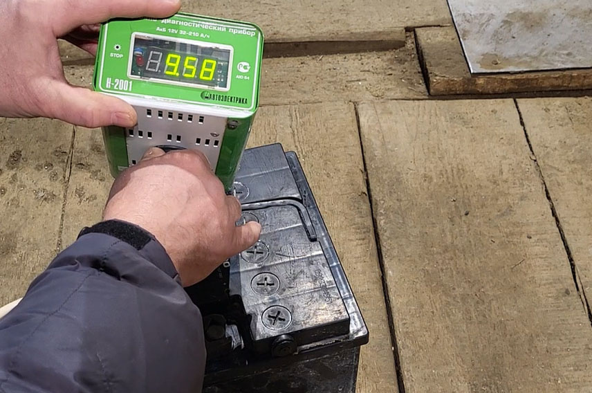 Проверка аккумулятора нагрузочной вилкой