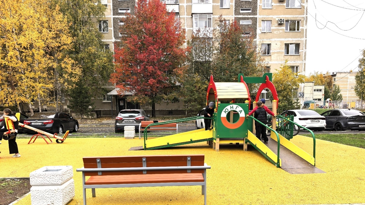    В Нефтеюганске благоустроили двор в микрорайоне 8А