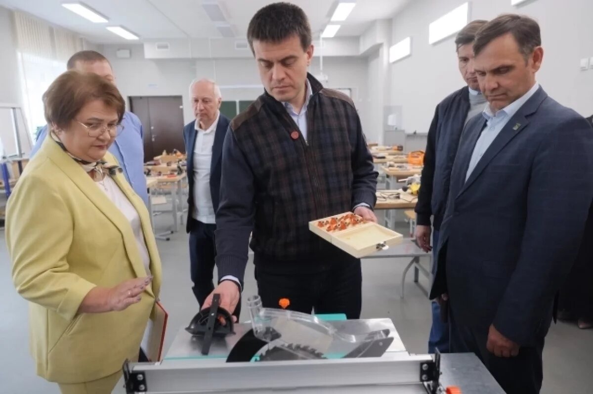    Губернатор уделил внимание не только предприятиям Мотыгино, но и социальной сфере, встретившись с жителями села.