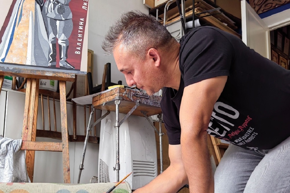    Николай Зайков уверен, что монументальная живопись способна "оживить" безликую городскую архитектуру. / Архив Николая Зайкова