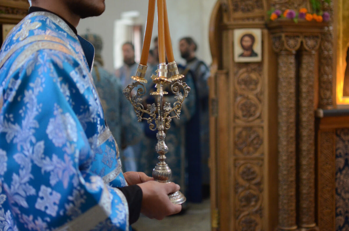 Супружеская верность обесценивается в массовой культуре и обществе, заключил священник.  Фото: Фото: ФедералПресс / Татьяна Буторина