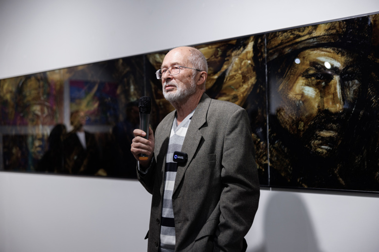 Экономист и социальный философ Рустам Курчаков: «Говорят, человек — это Вселенная в миниатюре. В этом смысле духовная сторона генов человека связана с космосом, с небом»
Фото: «БИЗНЕС Online»