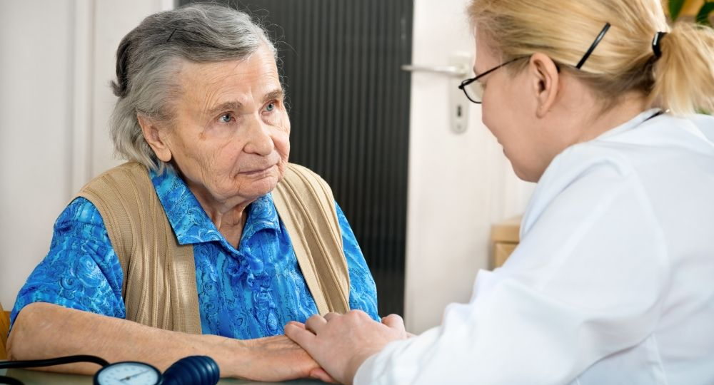 Минздрав ввел медицинскую сегрегацию. Ваше право на домашнее лечение теперь зависит от прописки