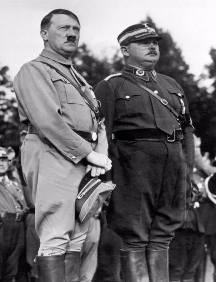 Адольф Гитлер и Эрнст Рём. 1933 г. https://wwii.space/