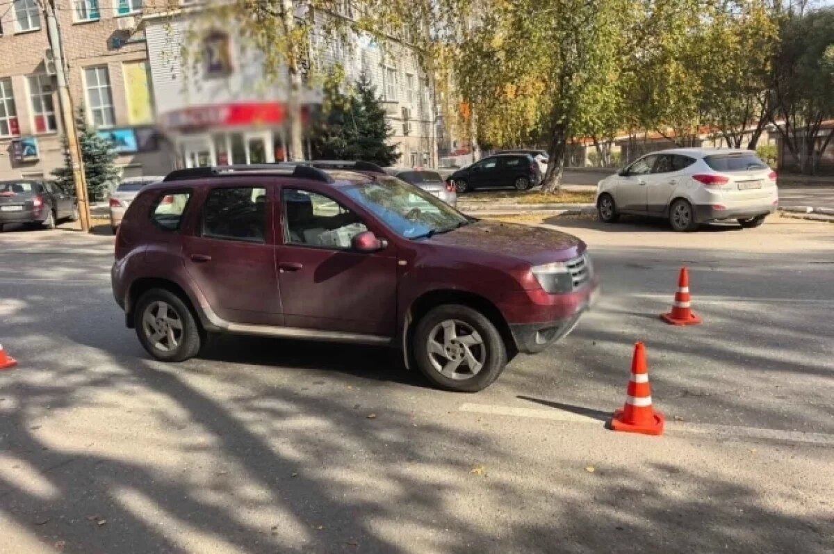    Ребёнок переходил дорогу вне пешеходного перехода.