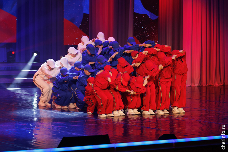    Патриотический концерт "Мы вместе!" прошел во Дворце металлургов.