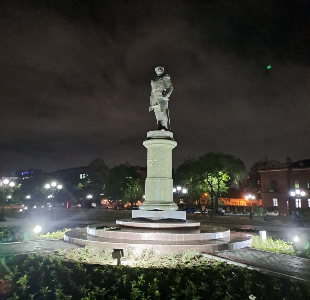 Памятник графу Муравьеву-Амурскому в г.Благовещенске. Фото автора