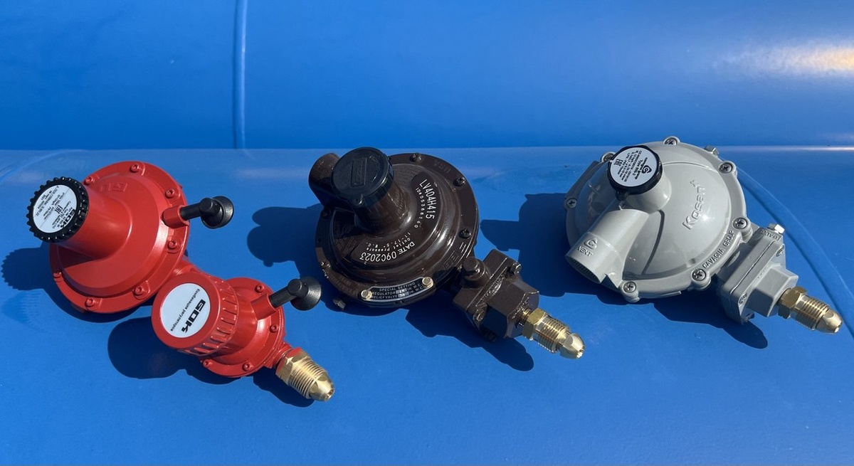 Редукторы разных производителей. Слева направо: редуктор GOK (производство Германия), Rego (США), Kosan (Италия).