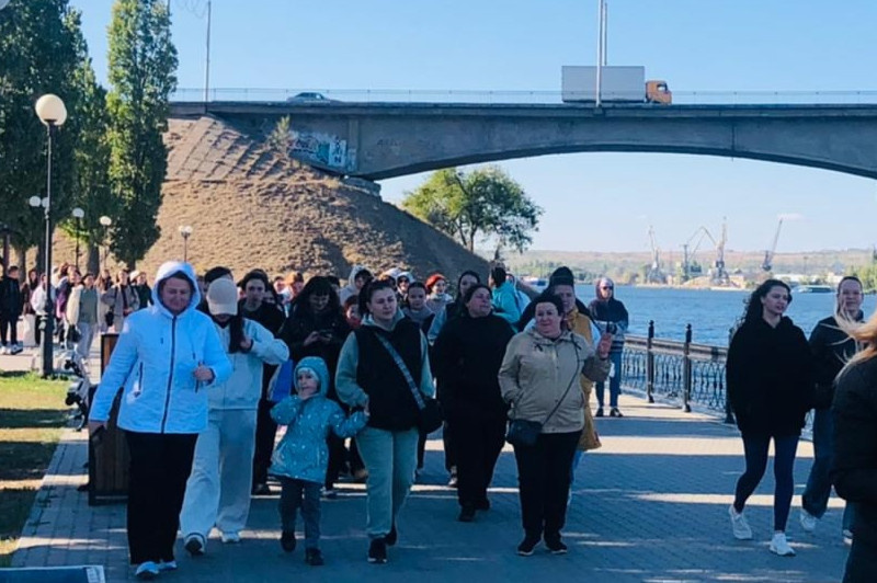    Делаем 10 000 шагов к жизни (фото: комитет по физкультуре и спорту администрации Камышина)