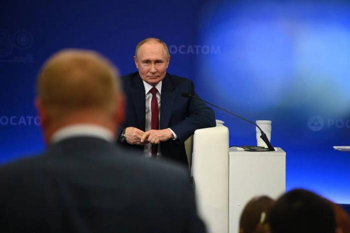 Владимир Путин. Обложка © Life.ru
