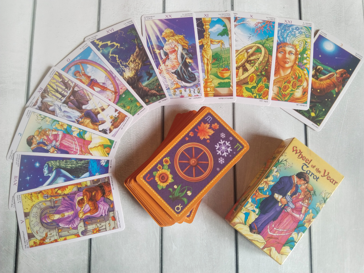 Таро Колесо года. Фото автора - Алиса в стране чудес 