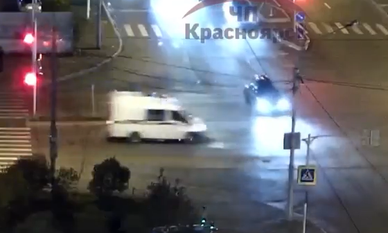     В Красноярске столкнулись скорая и легковушка
