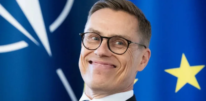 Сашка мнит себя новым Александром!!!