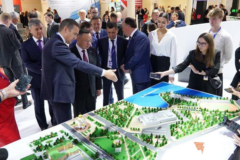    Ирек Файзуллин на форуме 100+