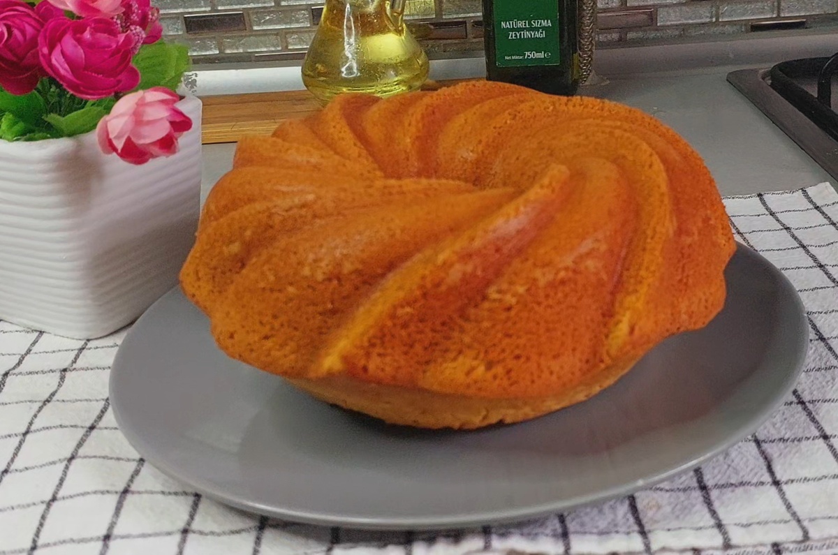 Простой кекс на молоке.