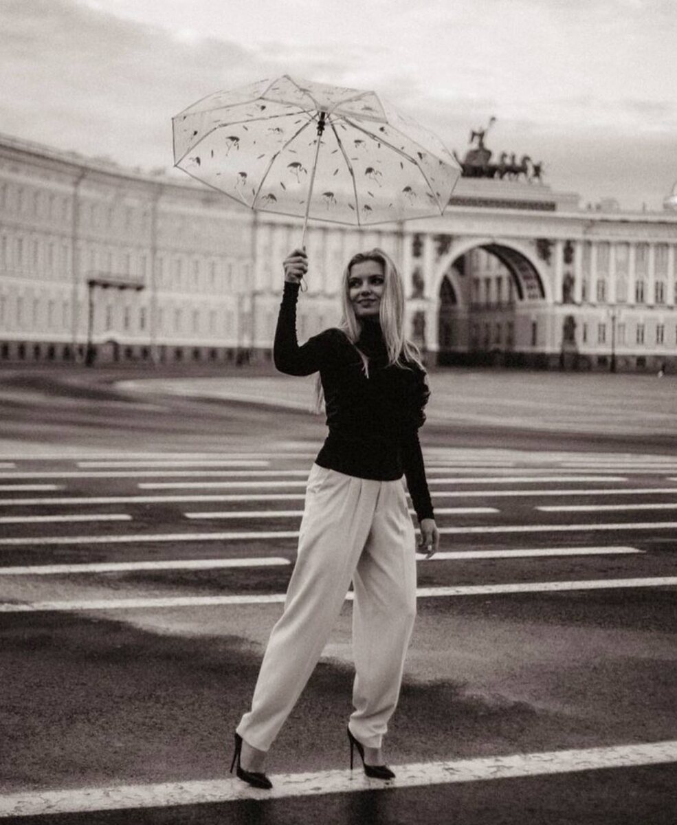 На фото: ведущая прогноза погоды на канале  "Звезда" Ольга Паршина.