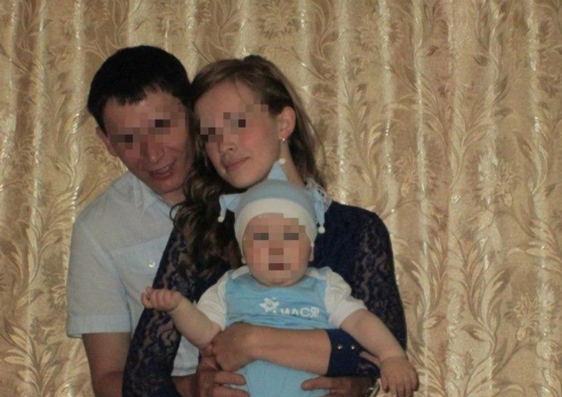 Пара с первенцем. Фото: соцсети