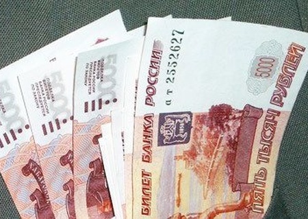    Силовикам подняли зарплату на 7,6%. Дерипаска призвал на 25% сократить, остальным ввести 6-дневную рабочую неделю по 12 часов