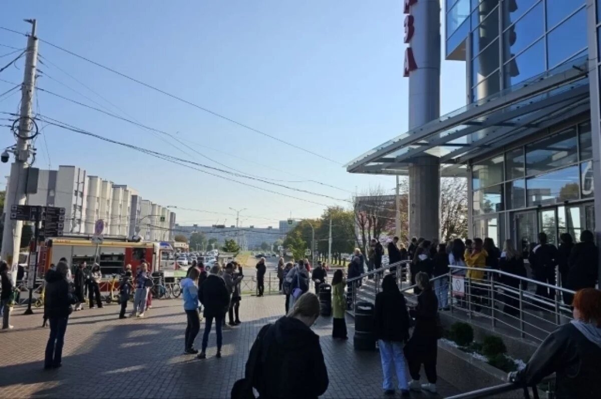    ТЦ «Плаза» в Калининграде эвакуировали из-за сообщения о минировании