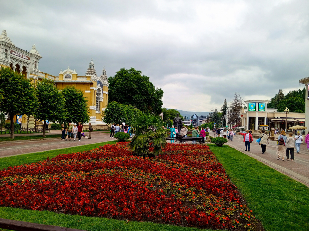Курортный бульвар в Кисловодске.