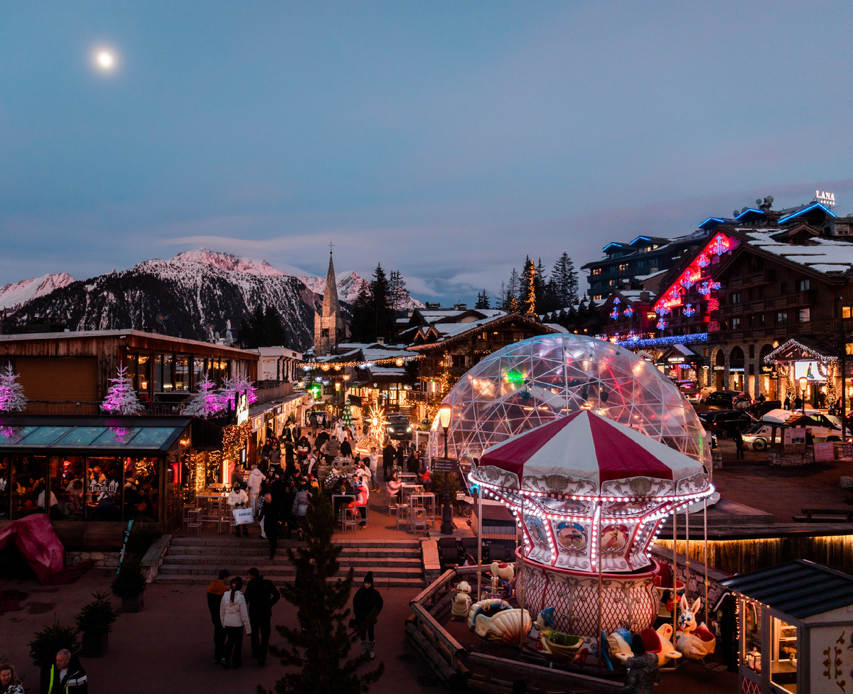 Центр Куршевеля после дневного катания