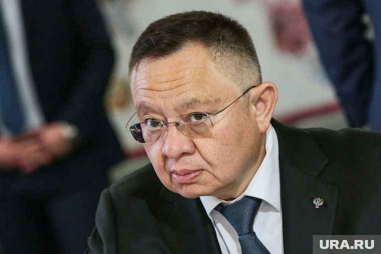    Министр приехал на международный форум