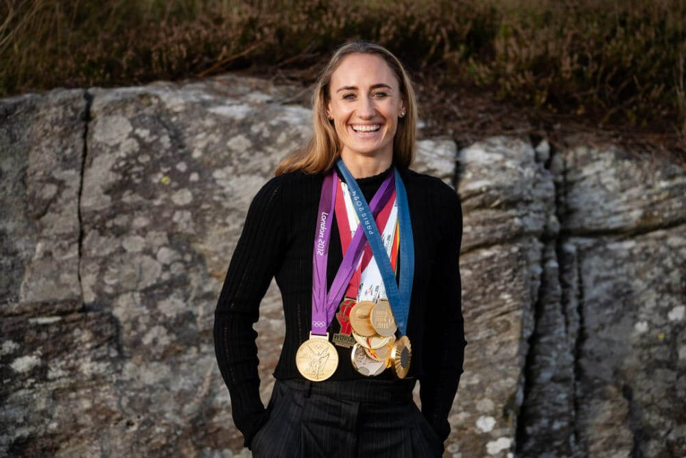    С 17 медалями топ-турниров на уровне сборных норвежка делит 2-е место самых успешных игроков в истории с Николой Карабатичем