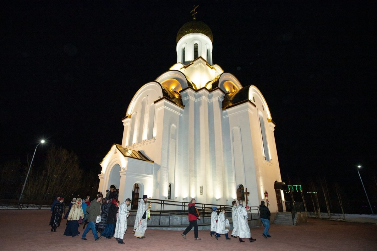    В Сургуте проведут первую ночную литургию для молодежи