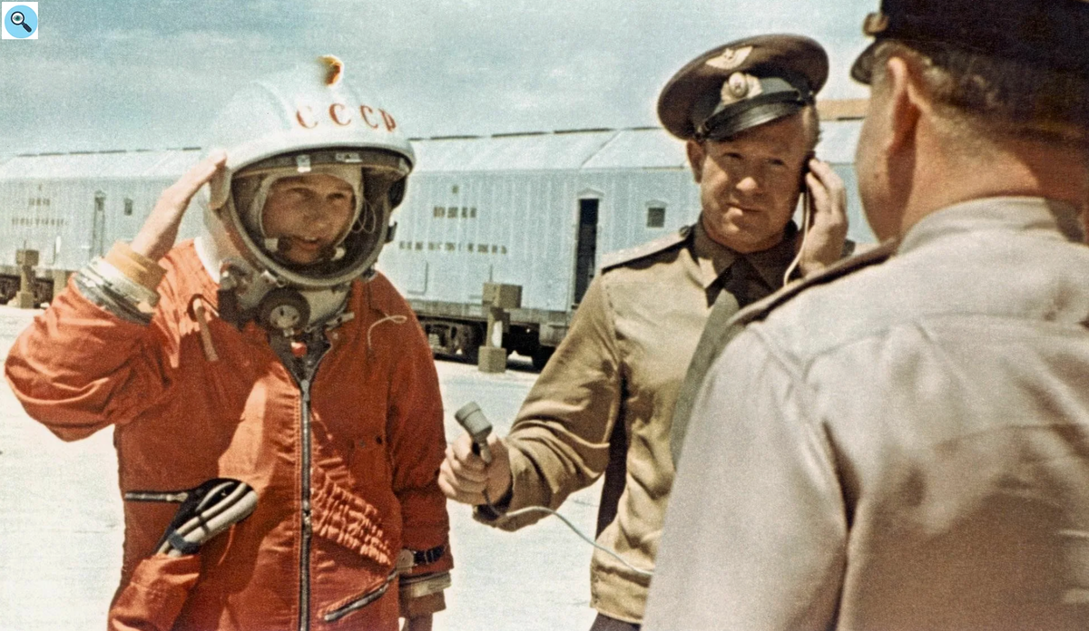 Редкое архивное фото с Валентиной Терешковой и Алексеем Леоновым