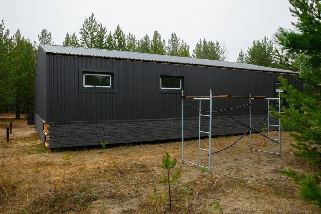    Строительство новой лыжной базы в Сургутском районе подходит к завершающему этапу