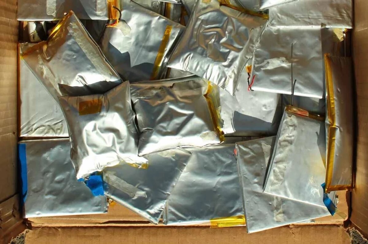    Украинцы массово продают сухпайки из Норвегии, поставленные в «незалежную» в рамках военной помощи.