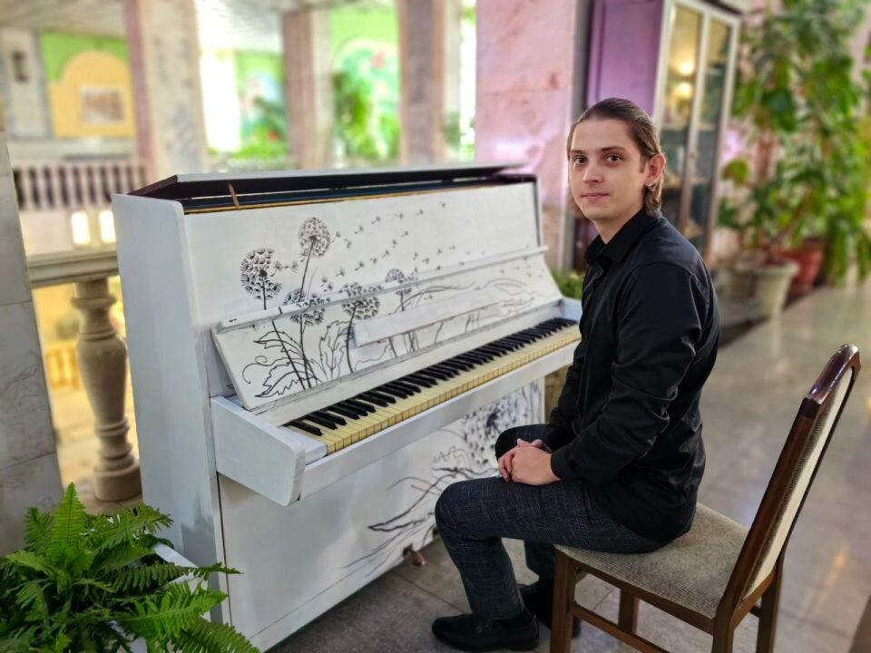    Пианино на вокзале в Барнауле. Источник: Пресс-служба ЗСЖД