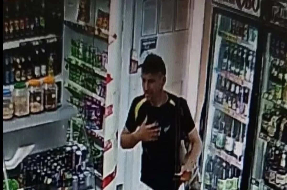    В Камышине ищут вора, скупавшего товары по чужой карте