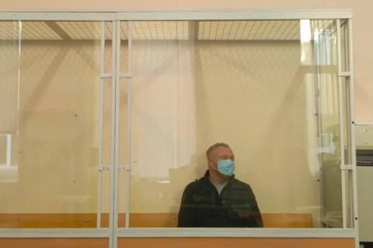    Суд арестовал виновного в массовом алкогольном отравлении в Ленобласти