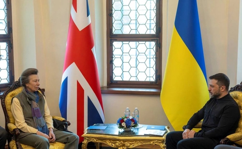    Британская принцесса убеждает Зеленского атаковать Крым?