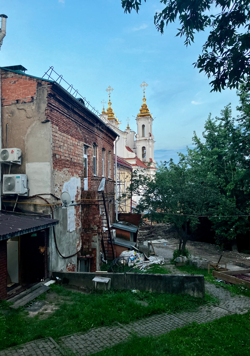 Внутренний дворик хостела, в котором жила. Суворовская ул. Фото автора. 