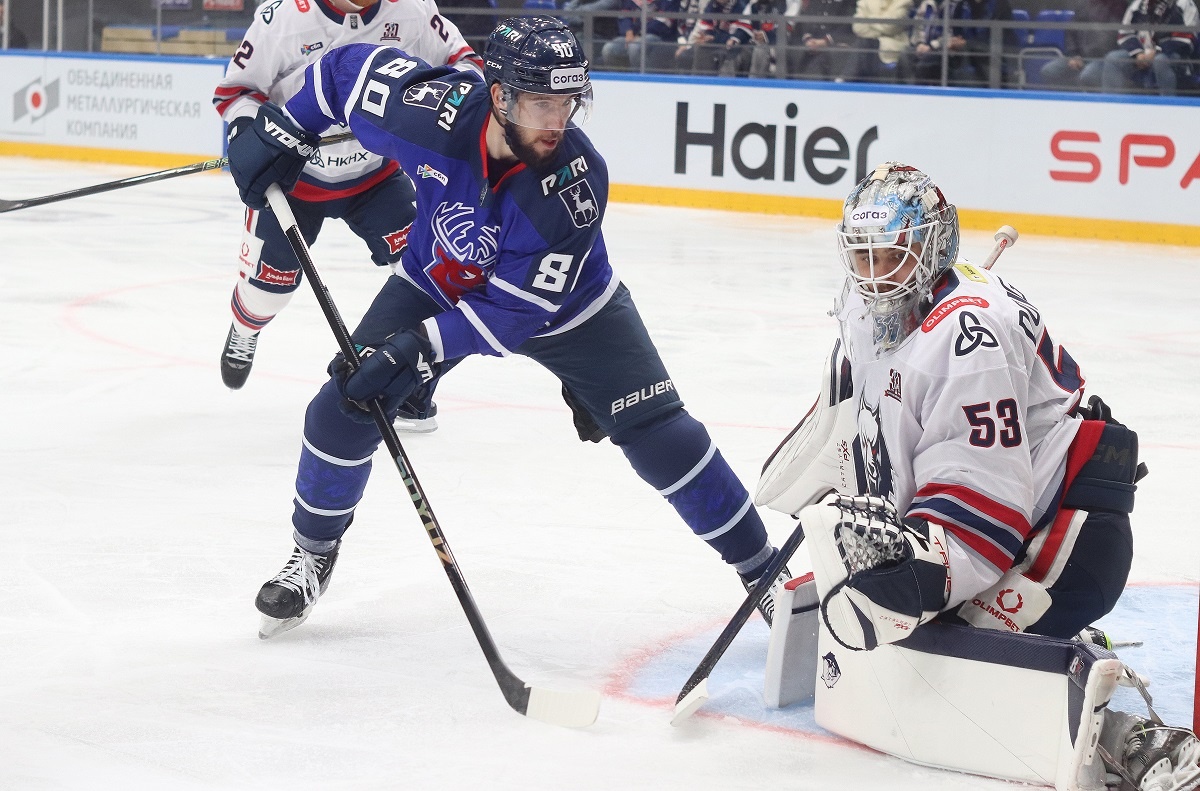    Княгининский хоккеист Никита Шавин участвовал во всех 10 торпедовских матчах сезона, заработав 3 очка (3 + 0) при среднем игровом времени 14.40