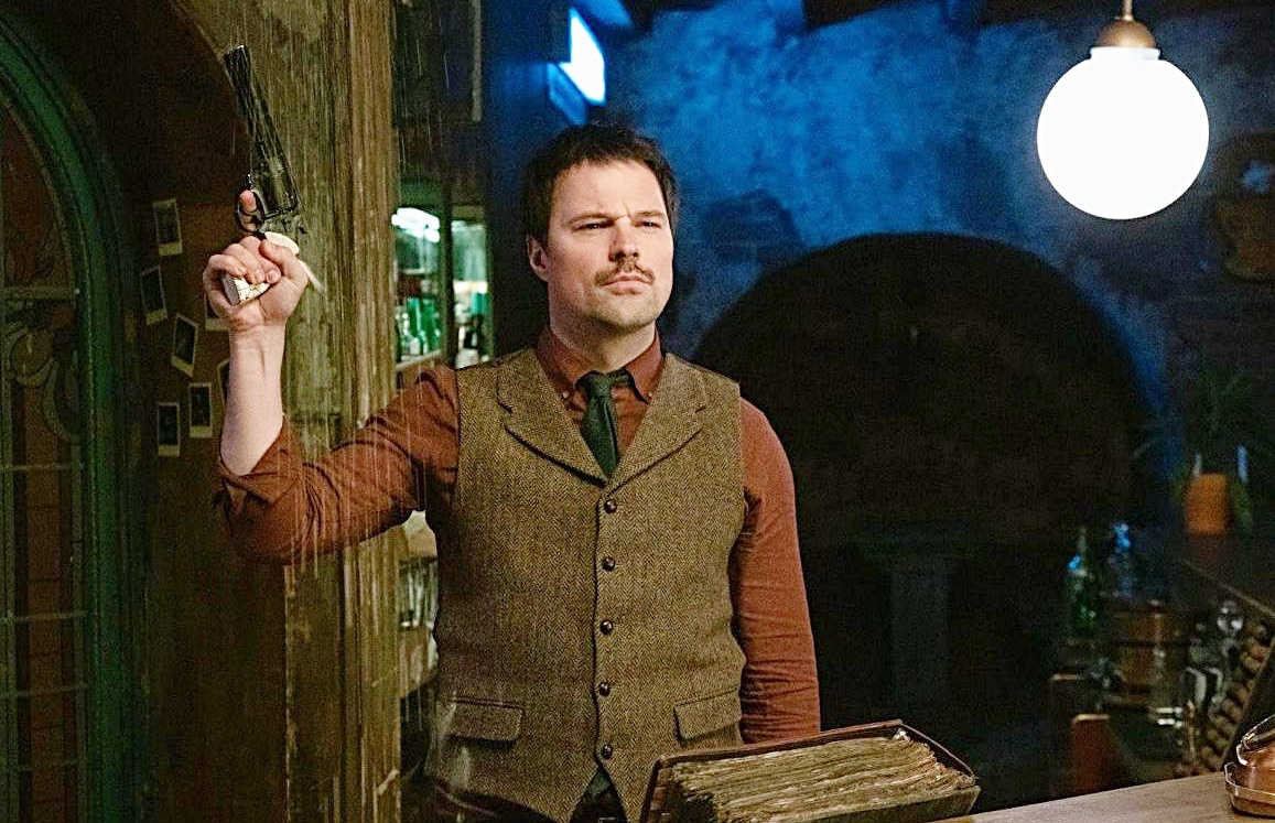 Кадр из сериала «Бар "Один звонок"»