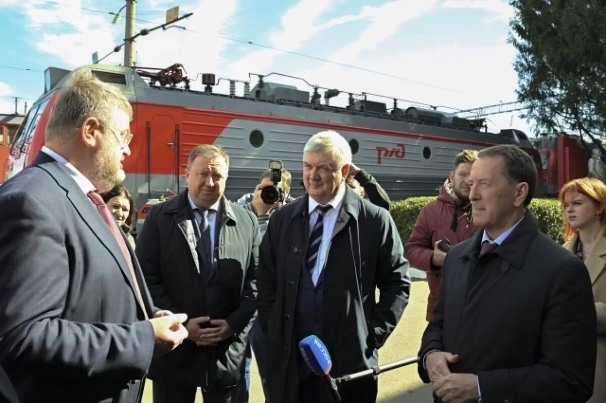    Воронежский губернатор высоко оценил работу локомотивного депо в Россоши