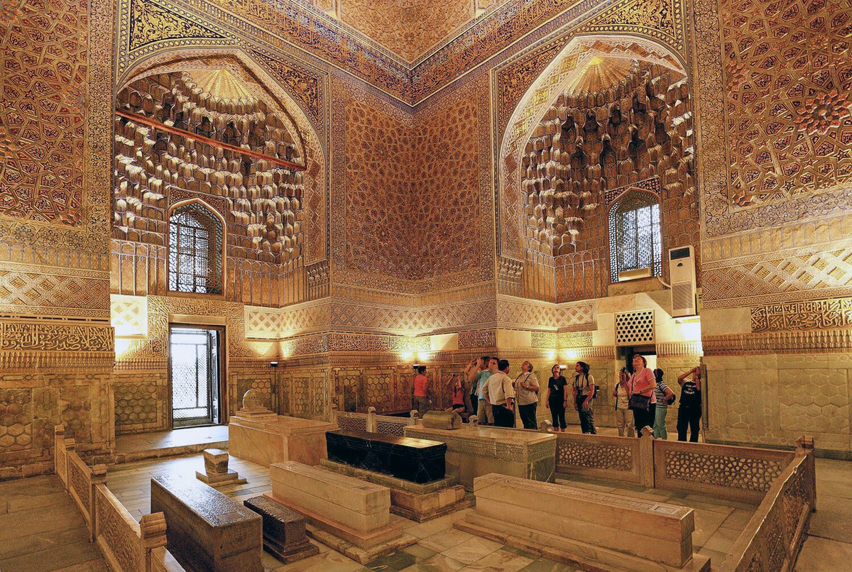 Интерьер мавзолея Гур-Эмир