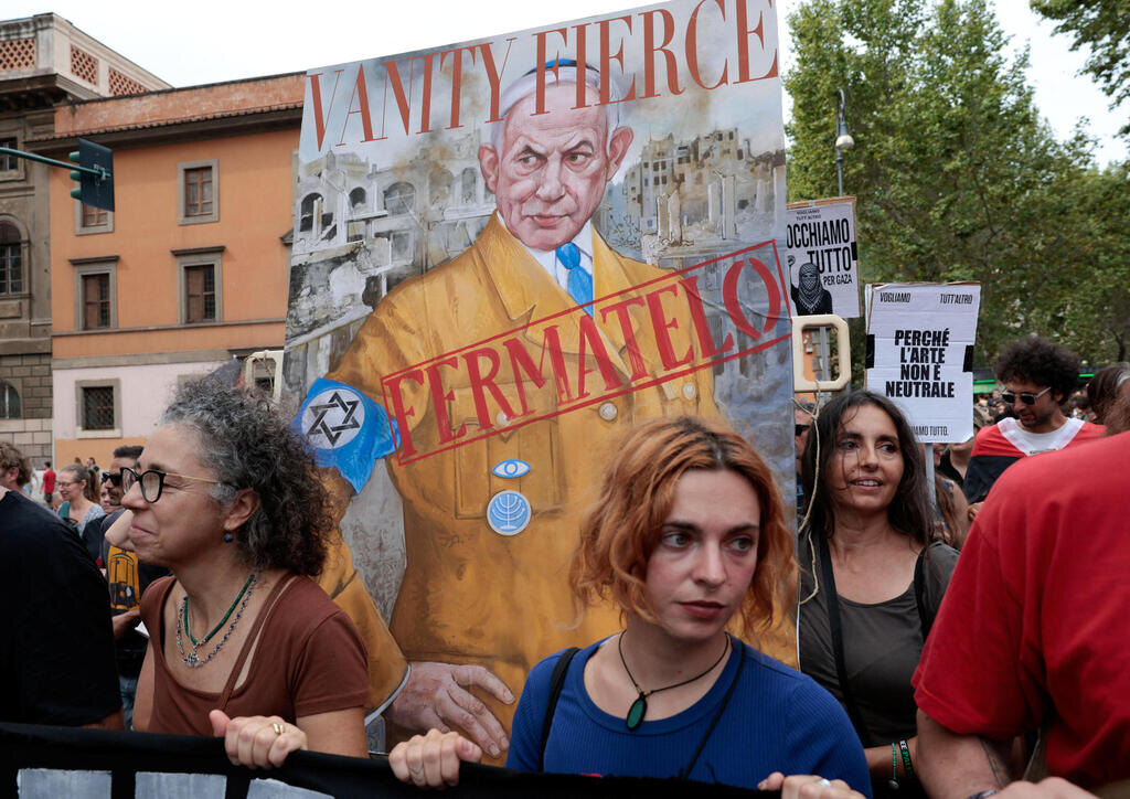    Италию сотрясают массовые пропалестинские акции. Протестующие блокируют отправку оружия Израилю и даже считают нападения на евреев «оправданными»