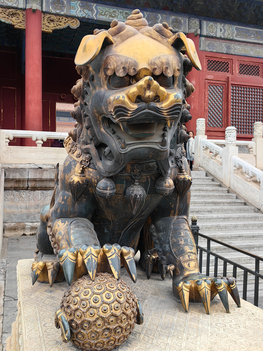 Китай это очень самобытно, "дорого", "богато"!