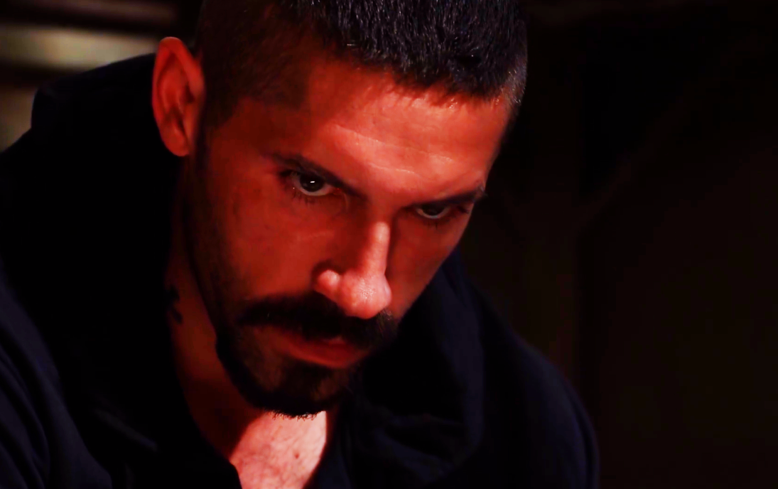 Скотт Эдкинс в фильме "Неоспоримый 3"