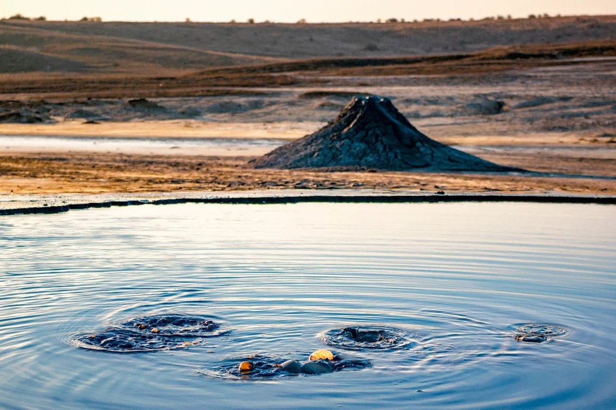 Грязевая сопка Владимира Вернадского // Фото: Олег Древницкий