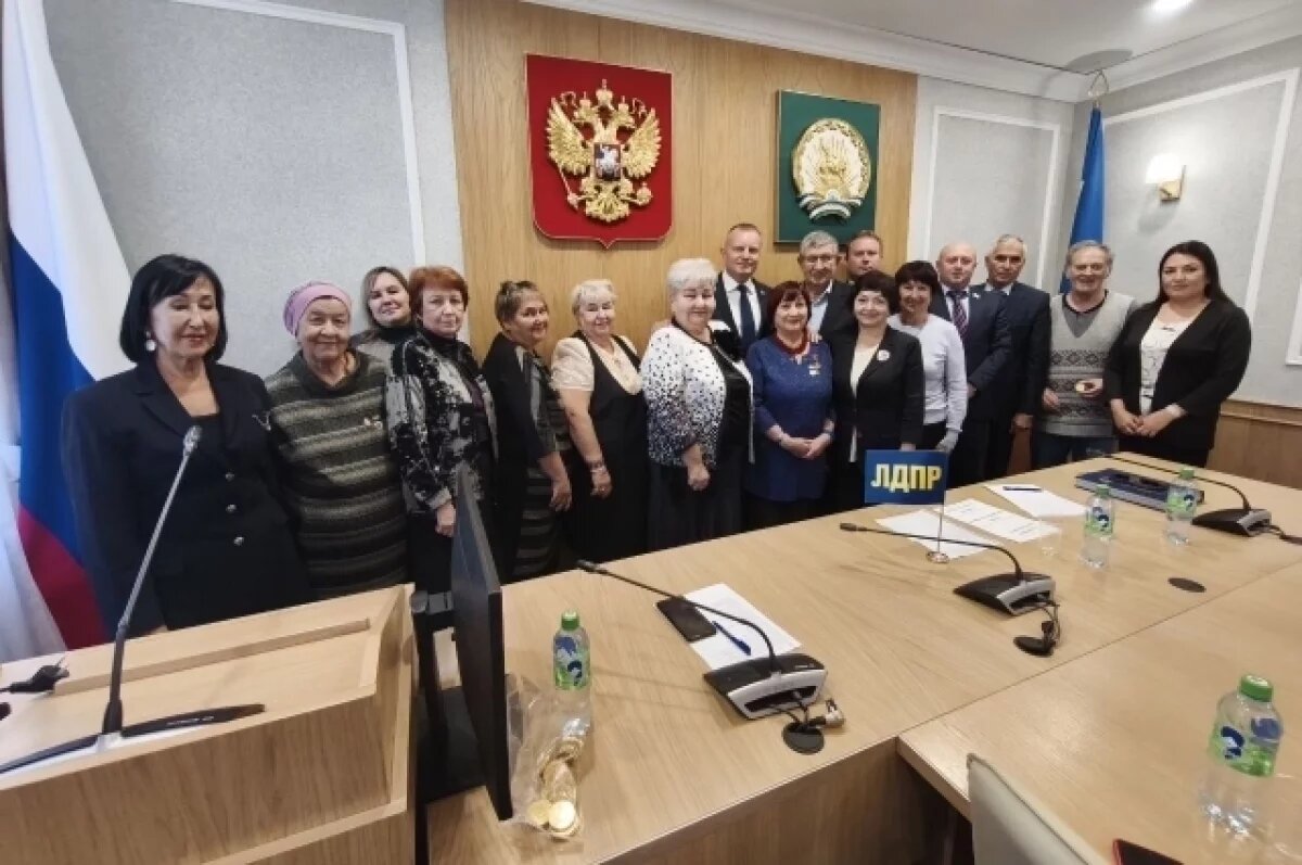    Работающие пенсионеры обсудили свои проблемы с Иваном Сухаревым